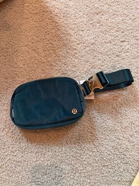 lululemon velour Belt Bag